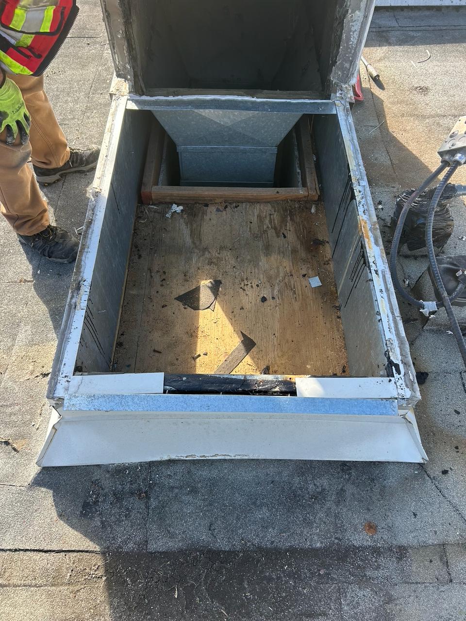 New make-up air unit mounted and connected on a North Vancouver condo rooftop by Air Solutions Mechanical